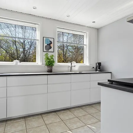 Loreia - 1-4km From The Sea By Interhome *